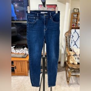 Levi skinny jeans